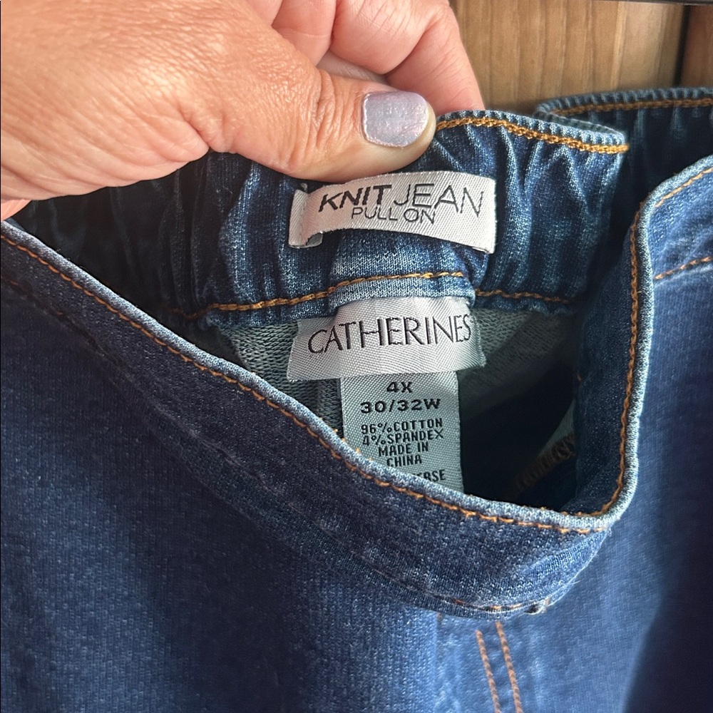 Pull-On Shorts - Picture 3 of 3